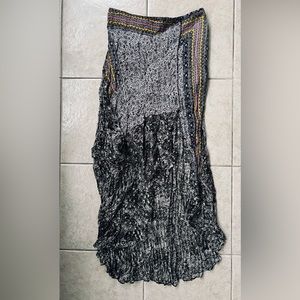 Free People gray patterned boho maxi skirt with asymmetric hem, size 6, EUC